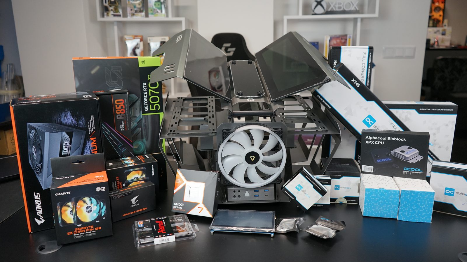 Deník PC Moddera: Jak vzniká RTX PC ve tvaru 8válce?