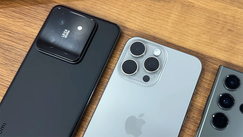 Apple A17 Pro sice nevítězí ve výkonu, ale Snapdragon 8 Gen 3 poráží ve výdrži i teplotách