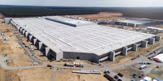 Tesla má rekordní čistý zisk přes 1,1 mld. USD