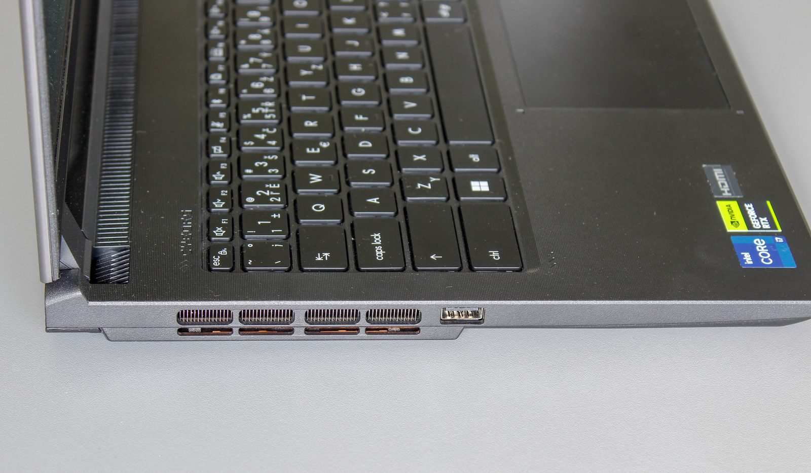MSI Cyborg 15 Max C13W: Vstupenka do světa přenosného RTX hraní