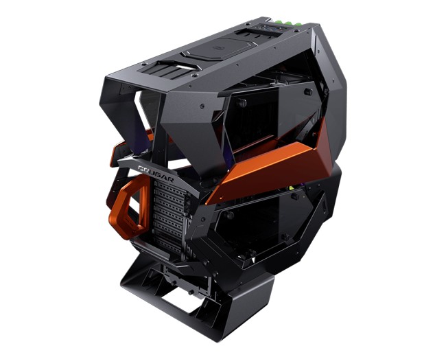 Cougar Conquer 2: skříňová extravagance