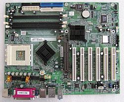 FIC AU13: taková normální deska