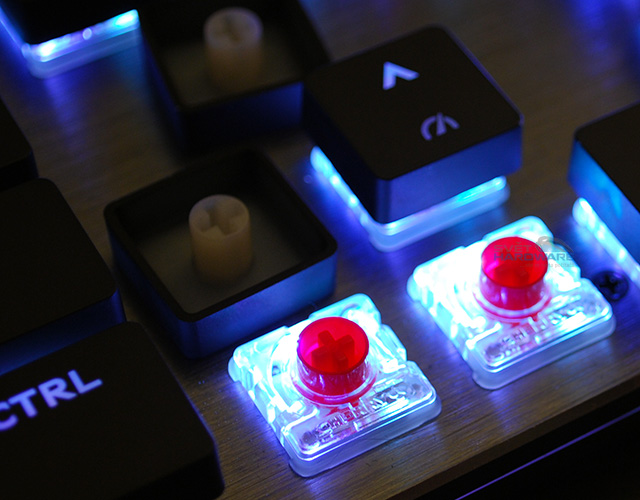 Cooler Master SK650: nízký profil, podsvícená mechanika