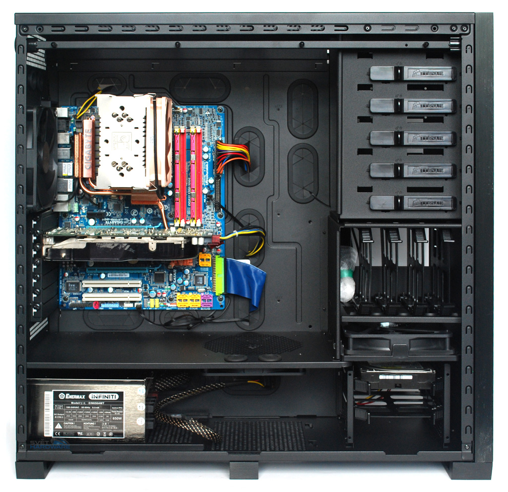 Corsair Obsidian 700D: černý elegán