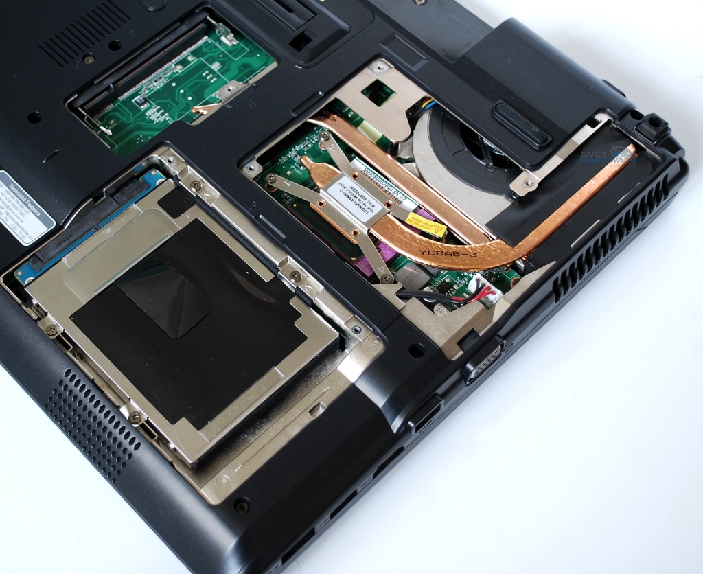 ASUS B80A: manažeři pozor