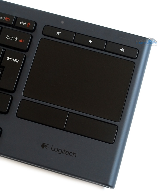 Logitech K830: klávesnice do obýváku