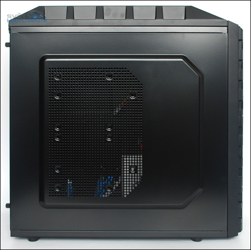 Enermax Hoplite: moderní a vybavená