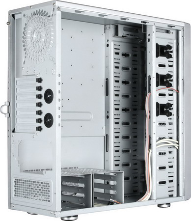 Sharkoon a nová skříň Rebel12