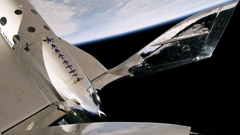 Virgin Galactic se po 2leté pauze znovu podíval do vesmíru v misi Unity 25