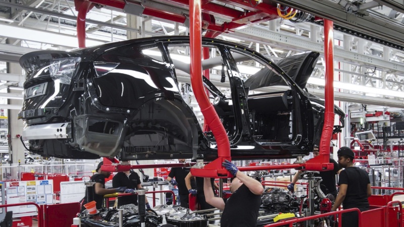 Tesla vydala finanční výsledky: rekord se nekoná a prodala 75 % Bitcoinů