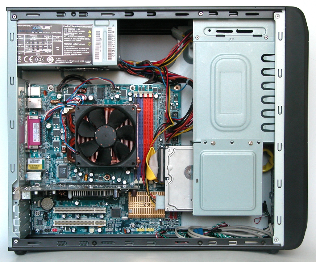 ASUS TS-6A: kompaktní věž