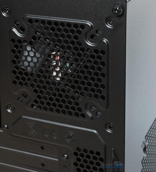 Cooler Master N400: levný elegán