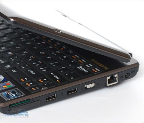 Gigabyte T1028X a M1022M: speciální netbooky