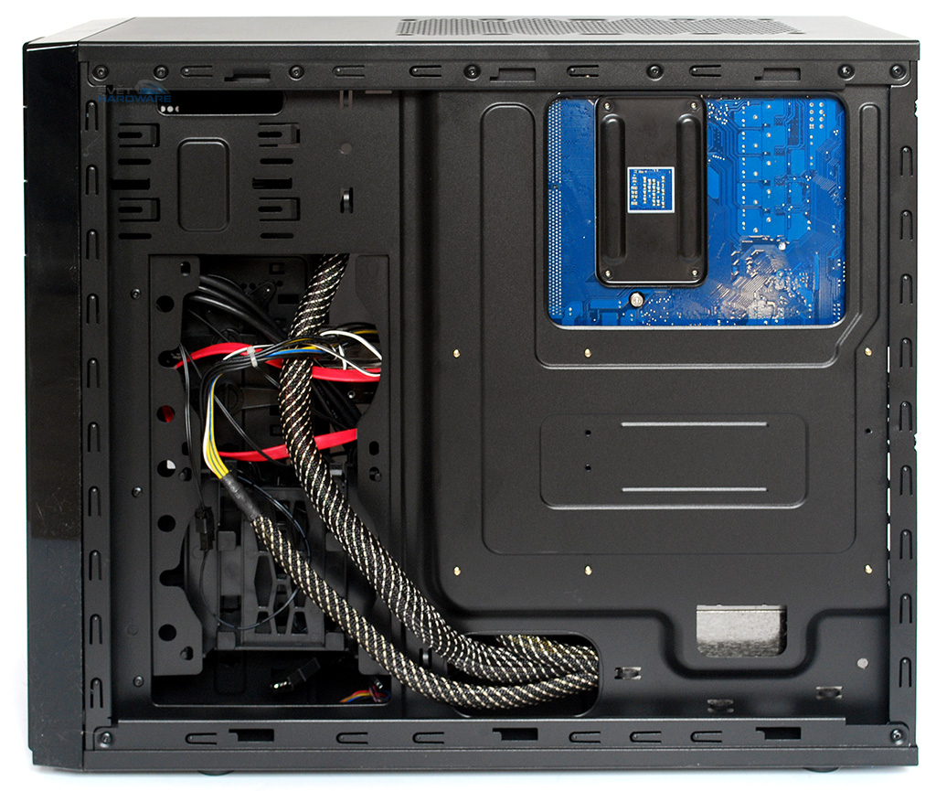 Cooler Master N400: levný elegán