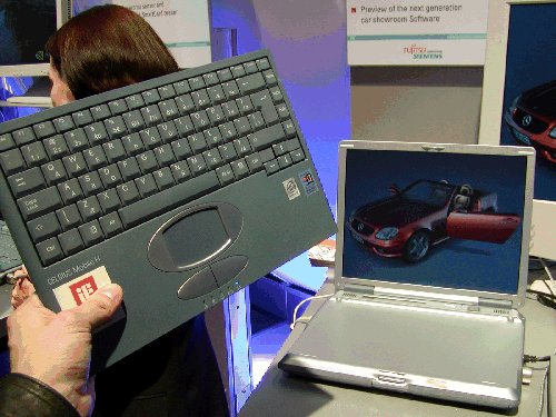 CeBIT 2002: Potřebujete u Notebooku klávesnici ?