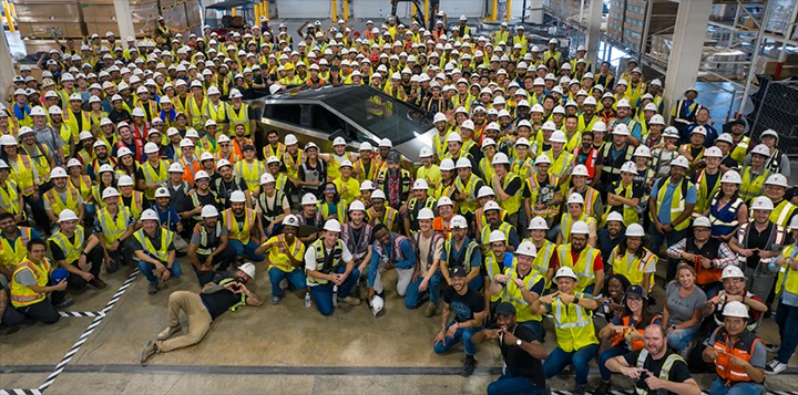 Tesla zvyšuje zisk a zahajuje produkci AI počítačů Dojo, bude tak konkurovat i Nvidii