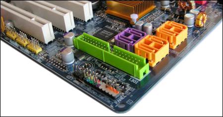 7x základ s P965: Gigabyte GA-965P-DS3