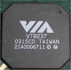 Čipová sada VIA PT800 na desce Soltek