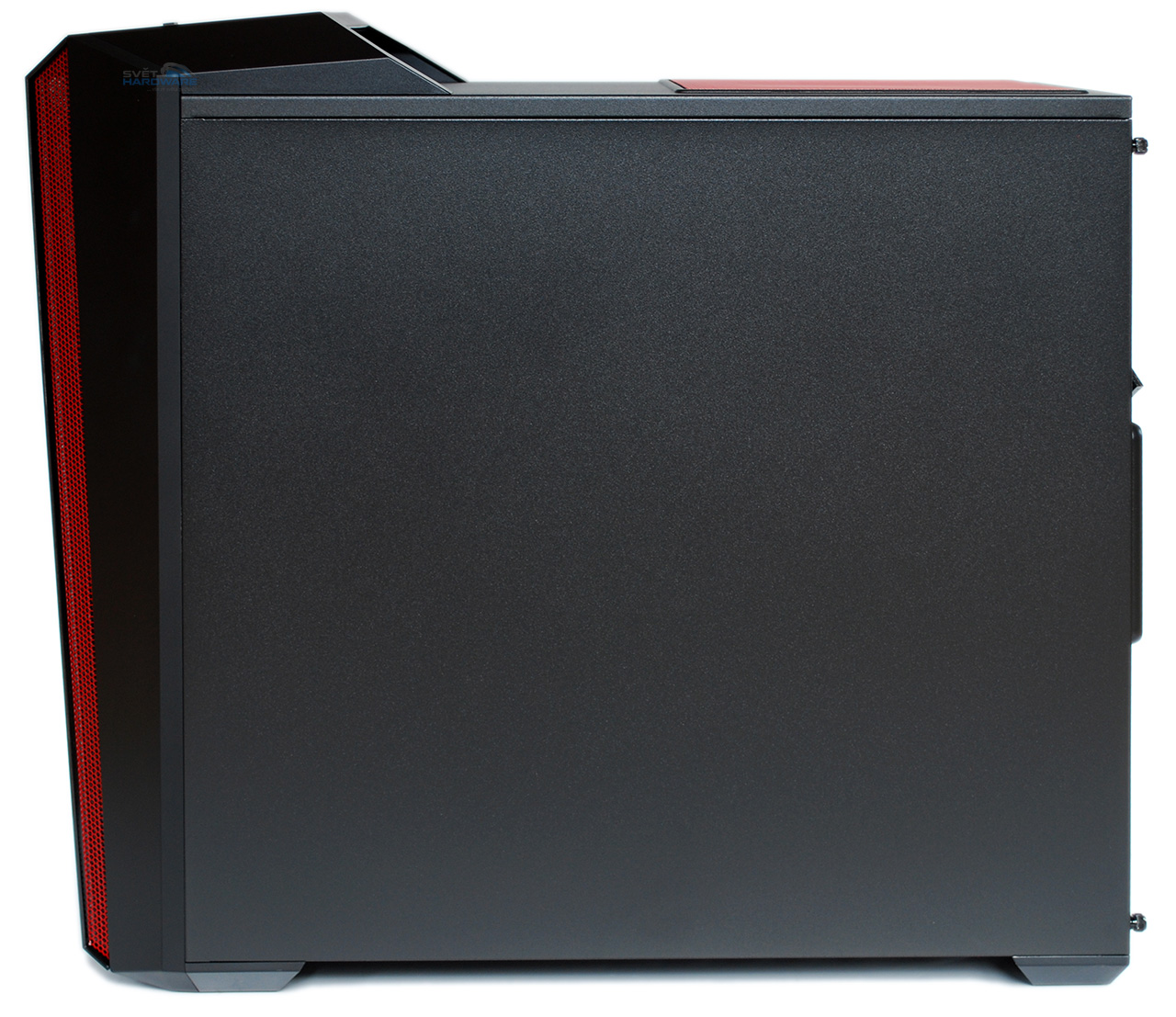 CM MasterBox 5t: prostorná a moderní