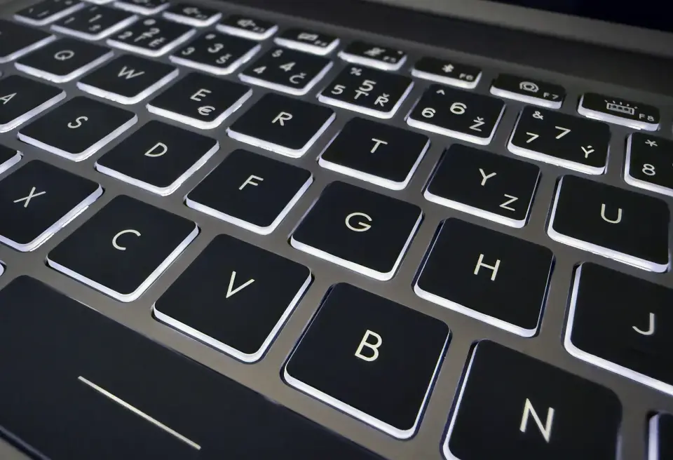 MSI Prestige 16 Flip AI+