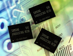 Samsung zahájil masovou produkci pamětí GDDR4