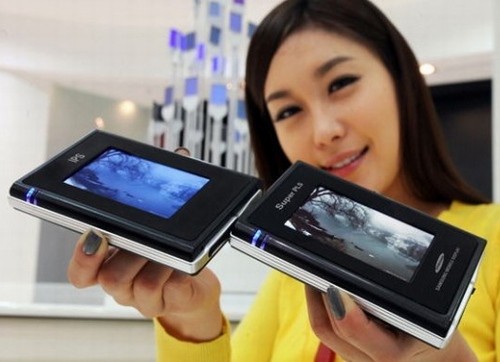 Samsung ukázal nové panely Super PLS