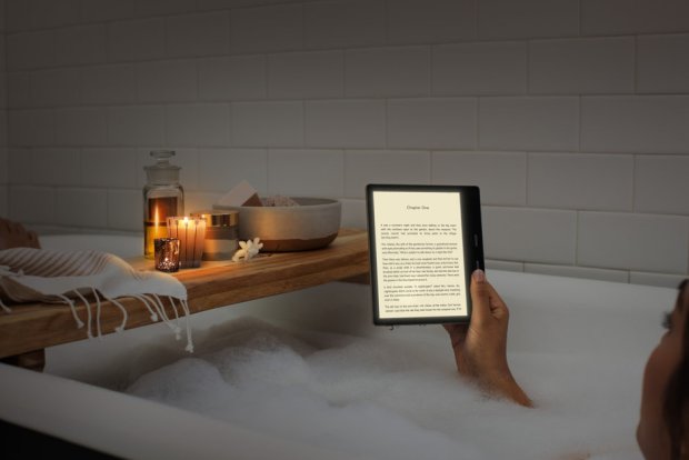 Amazon Kindle Oasis získal nastavitelnou barvu nasvícení