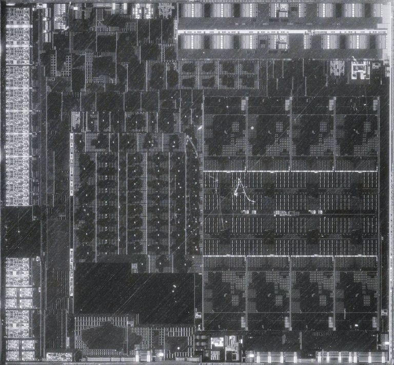 Ryzen 5 5600G rozebrán a detailně vyfocen včetně velké nevyužité plochy čipu