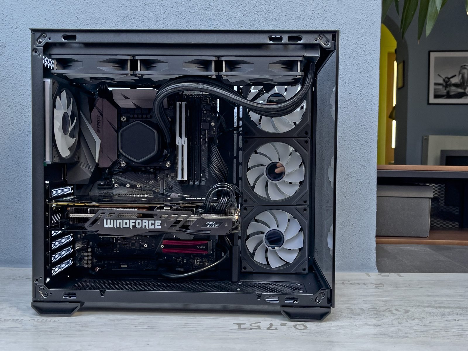 Test skříně Cooler Master Elite 681 – stvořena pro podívanou