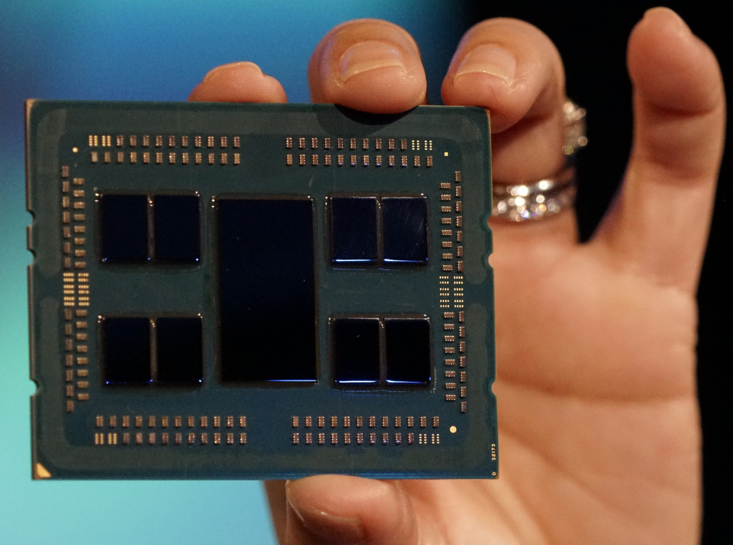 AMD EPYC "Rome" nabídnou dvojnásobnou kapacitu L3 cache na jádro