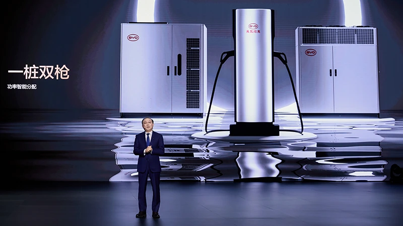 BYD Super e-Platform: baterie s 1000kW nabíjením 10C, za sekundu dobije 2 km dojezdu