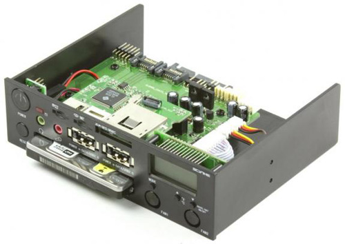 Scythe připravil Kama Panel plný portů i HDD slotu