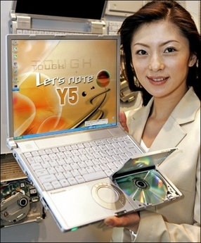 Panasonic stahuje 6000 baterií u notebooků Let's Note CF-W4G