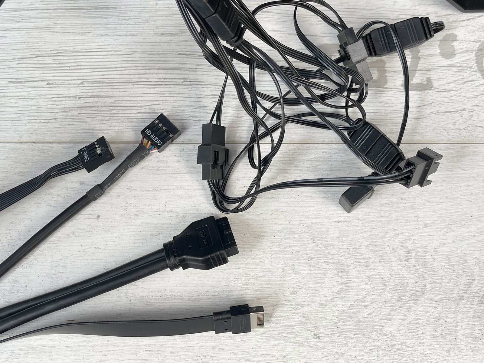 Test skříně Cooler Master Elite 681 – stvořena pro podívanou