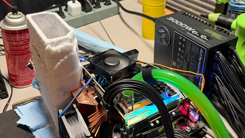 GeForce RTX 5090 od Asusu na 3,6-3,7 GHz překonala 3 světové rekordy