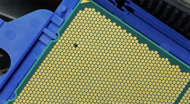 AMD EPYC v desce pro Threadripper? Možná by to šlo