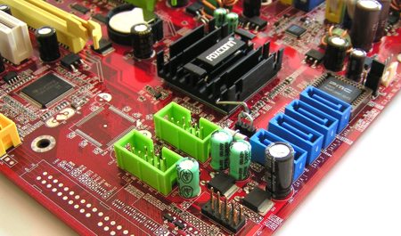 Foxconn 975X7AA - vstup na scénu OC?