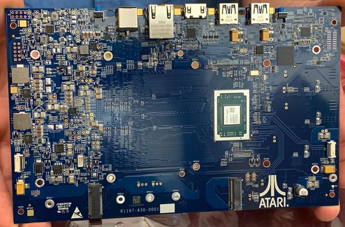 Co se ukrývá uvnitř Atari VCS? A přijde vůbec na trh?