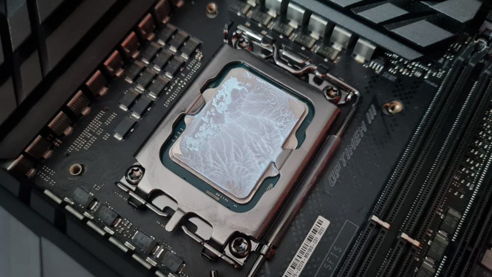 Alder Lake-S a LGA 1700 mají problémy s chlazením, co je špatně?