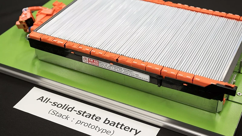 Toyota hlásí průlom v solid-state bateriích, naznačuje rok 2027 a dojezd 1500 km