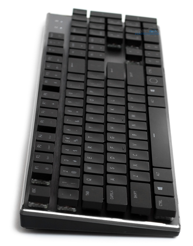 Cooler Master SK650: nízký profil, podsvícená mechanika