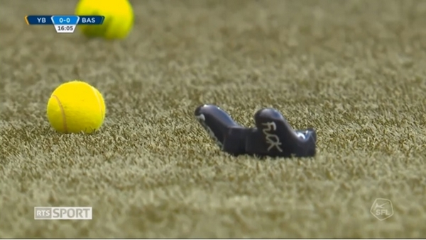 Video: Fotbaloví fanoušci protestovali proti eSports