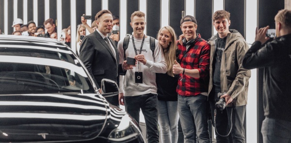 Další rekordní čtvrtletí Tesly přineslo výrazný zisk 3,3 mld. USD