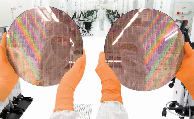 Majitel GloFo chce prodat celou tuto firmu, nebo alespoň část