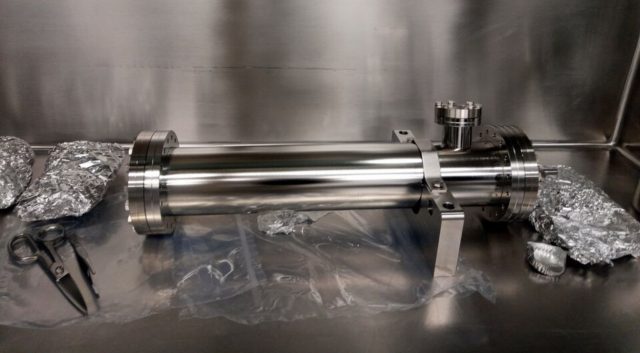 ESA otevře 50 let zapečetěnou schránku s měsíčním materiálem