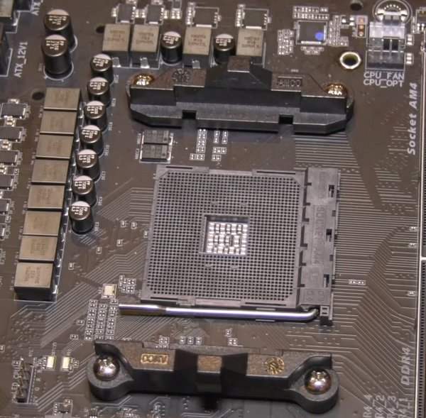 Gigabyte Gaming 7 WiFi: čipset X470 nastupuje