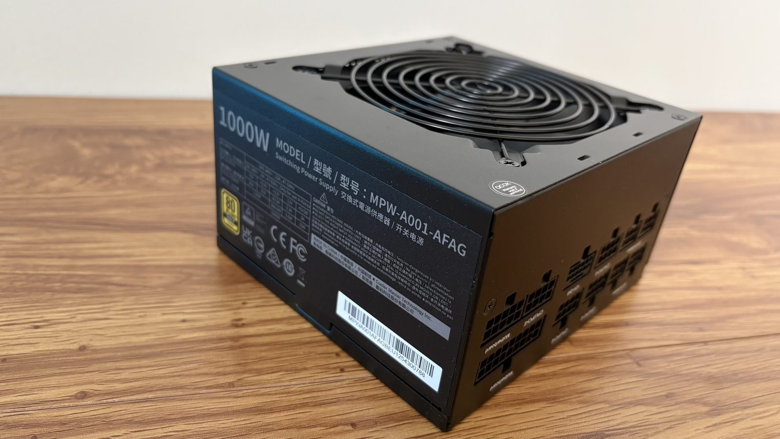 Dostatečný výkon a vysoká energetická efektivita jsou klíčové. Zdroj s výkonem 1.000 W může být adekvátní k leckteré lehce nadprůměrně vybavené sestavě.