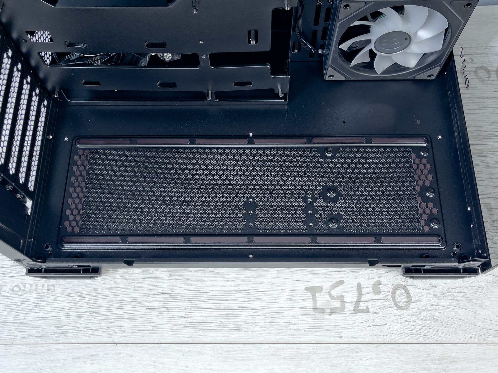 Test skříně Cooler Master Elite 681 – stvořena pro podívanou