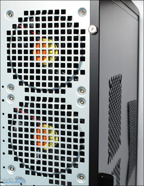 Thermaltake Spedo: multifunkční skříň