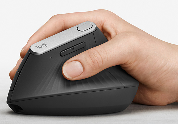 Logitech MX Vertical: ergonomie především 